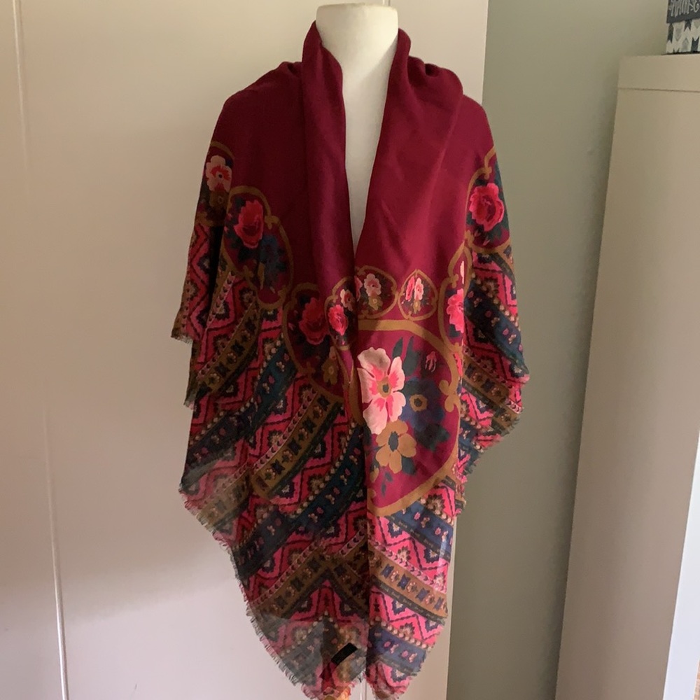 Italian wool rose print scarf